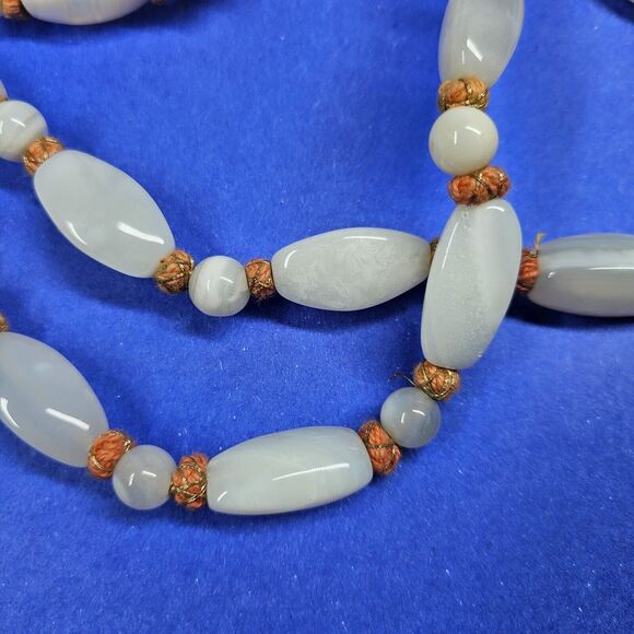 White Chalcedony Agate Necklace 47" Beaded Hand Knotted Semi Precious Stones Vtg - Picture 2 of 6